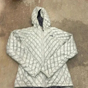 The  north face packable thermoball jacket